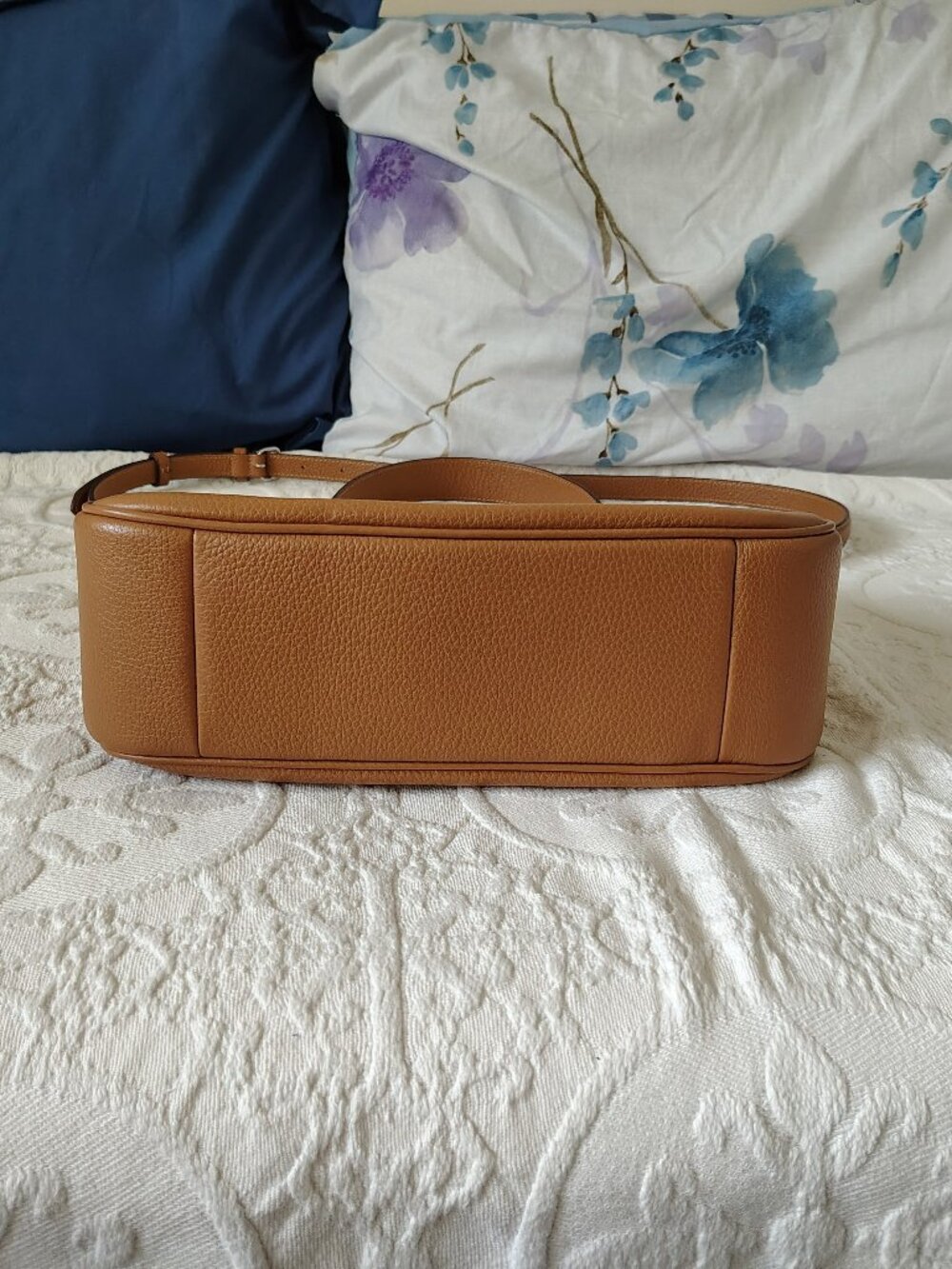 Coach Bag - Picture 3 of 11